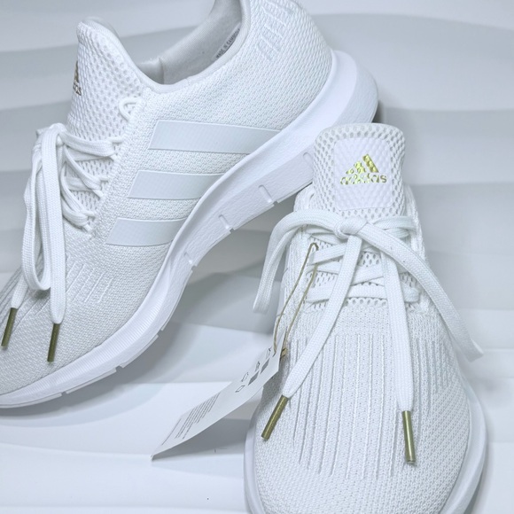Women's Swift Run 1.0
adidas Top Sneakers - Picture 7 of 8